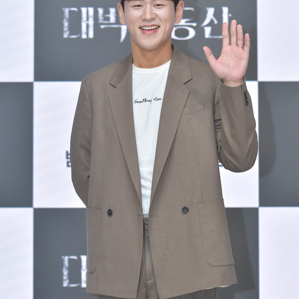 Kang Hong Seok