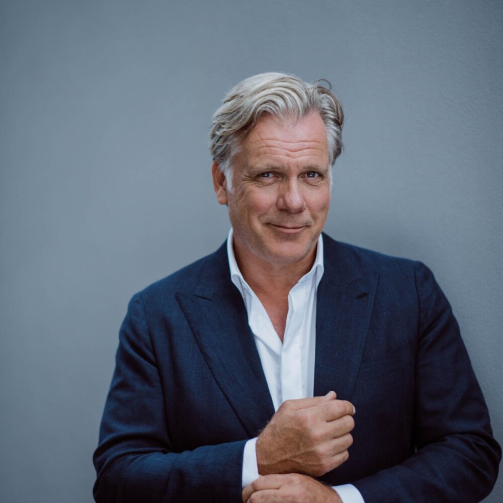 Erik Thomson